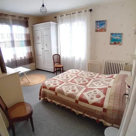 Pluie De Roses Séjour chez l'habitant