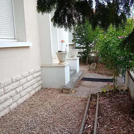 Pluie De Roses Проживание в семье